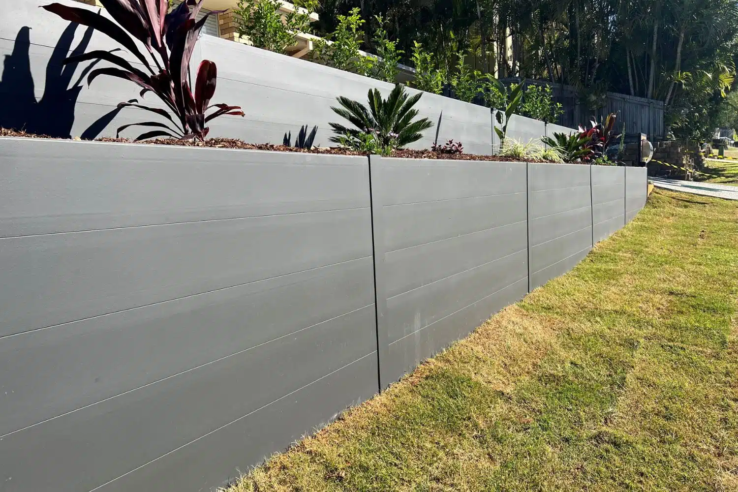 Concrete sleeper retaining wall
